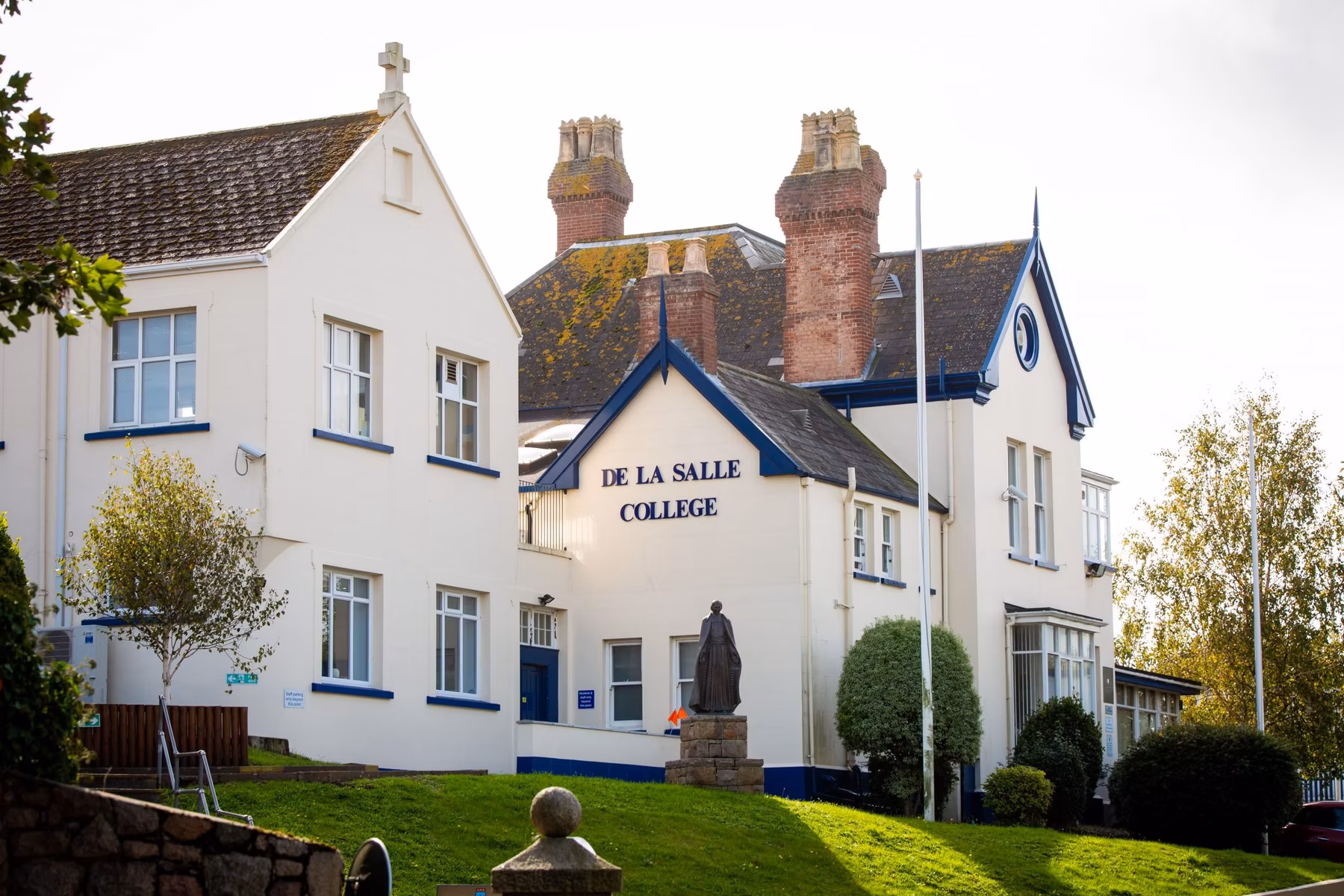 De La Salle College